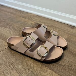 BIRKENSTOCK X STAUD ARIZONA BIG BUCKLE SANDAL | HIGH SHINE NEW BEIGE